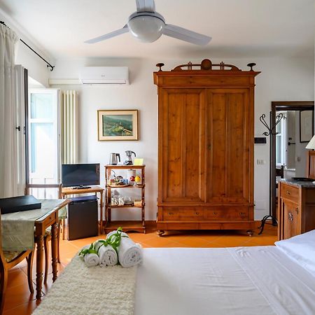 La Vignaredda - Residenza Di Charme Hotell Aggius Exteriör bild