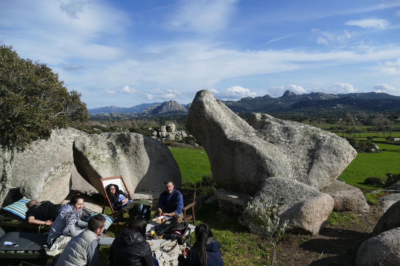 La Vignaredda - Residenza Di Charme Hotell Aggius Exteriör bild