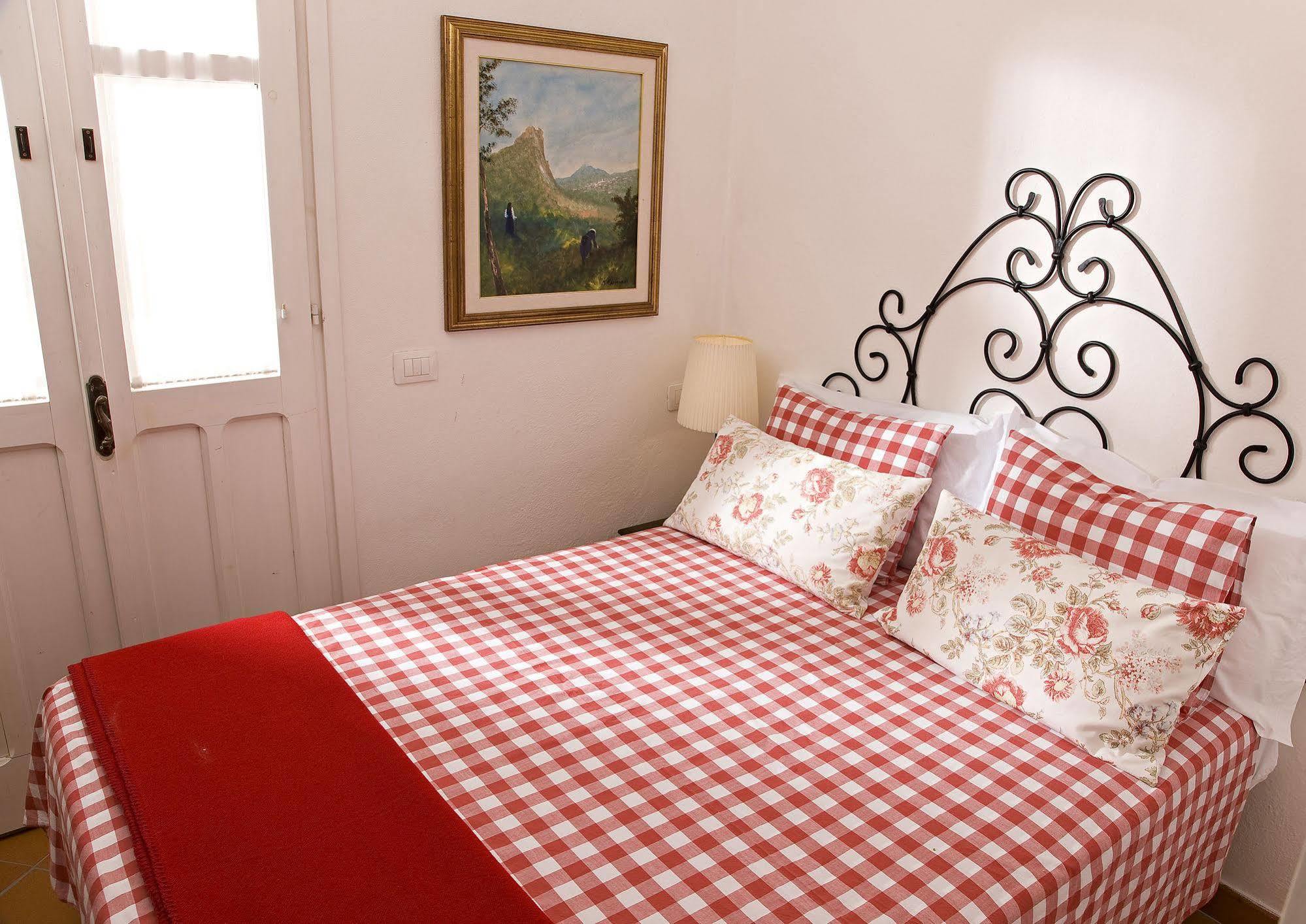 La Vignaredda - Residenza Di Charme Hotell Aggius Exteriör bild