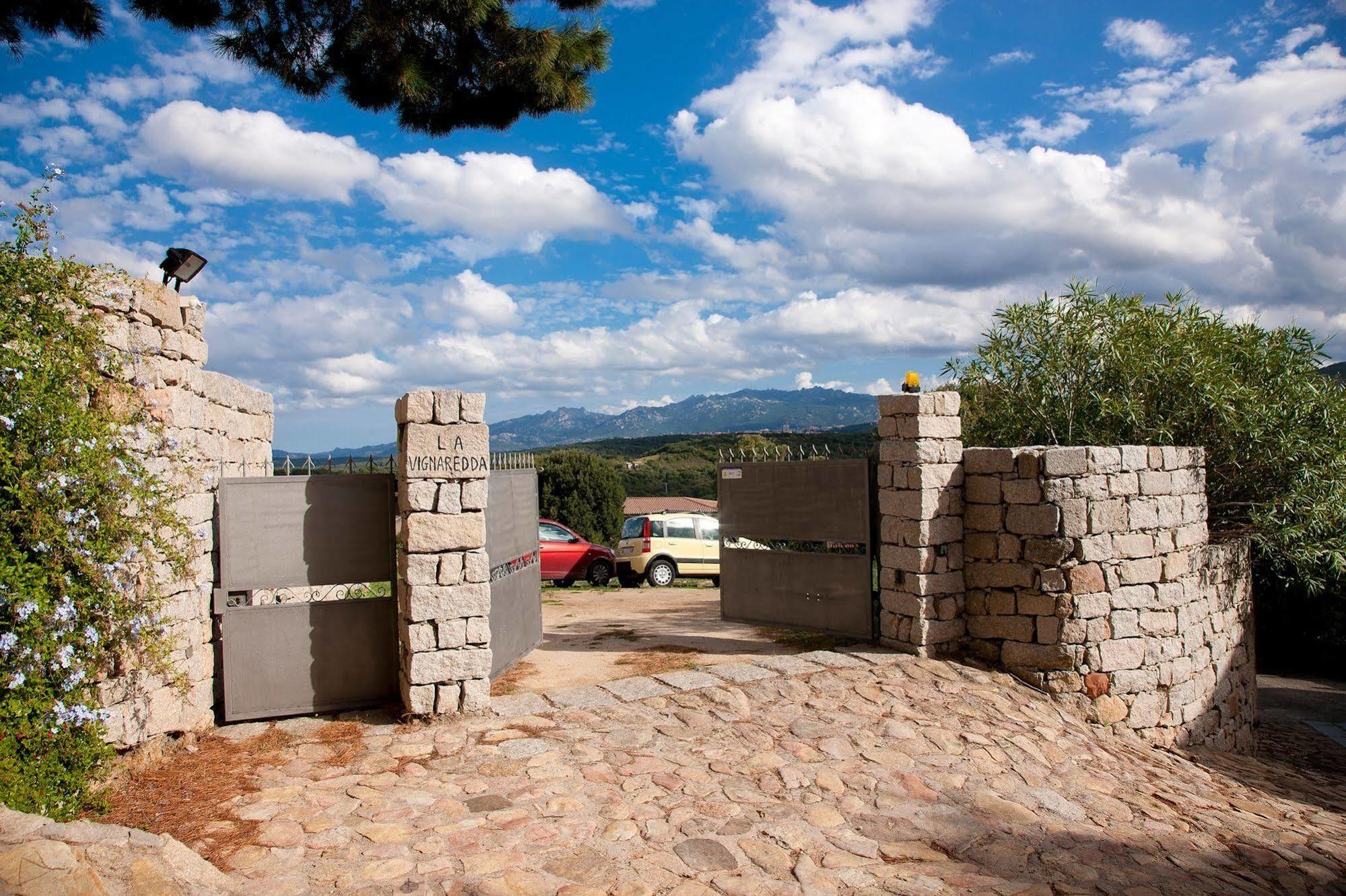 La Vignaredda - Residenza Di Charme Hotell Aggius Exteriör bild