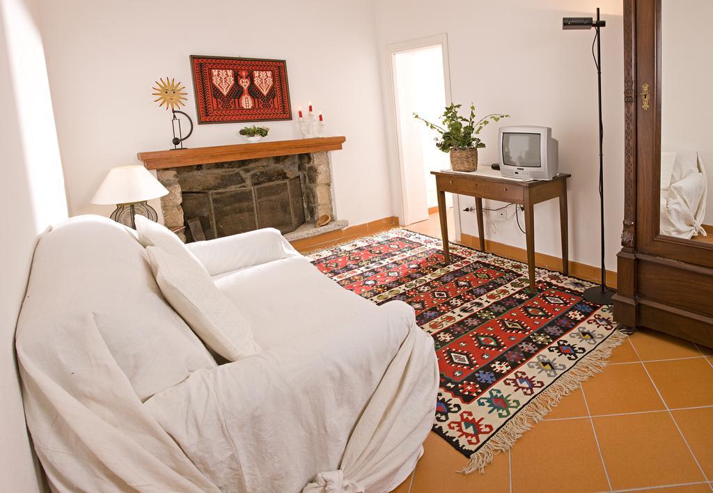 La Vignaredda - Residenza Di Charme Hotell Aggius Rum bild