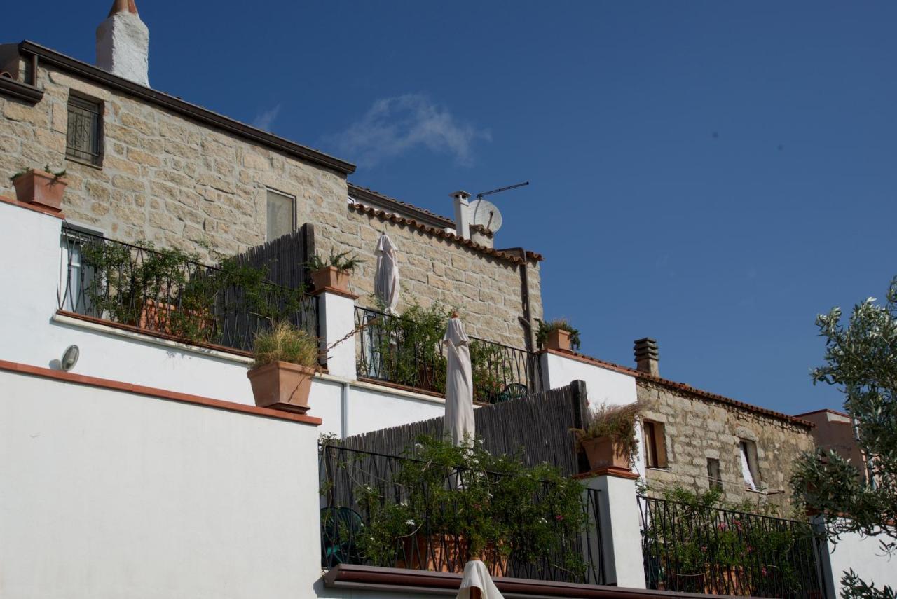 La Vignaredda - Residenza Di Charme Hotell Aggius Exteriör bild